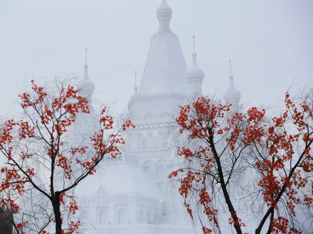 Enorme castelo esculpido no gelo é visto durante o Festival Internacional de Gelo e Neve de Harbin, na província chinesa de Heilongjiang - 05/01/2016