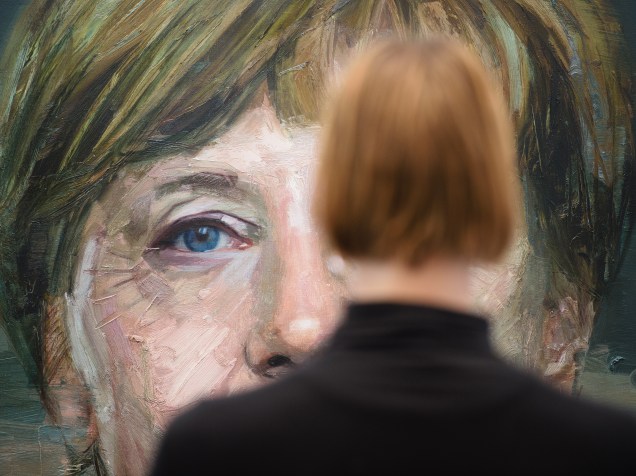 Obra intitulada "Retrato de Angela Merkel" do artista Colin Davidson, é apresentada durante pré-visualização para imprensa no Art Fair de Londres, na Inglaterra - 19/01/2016