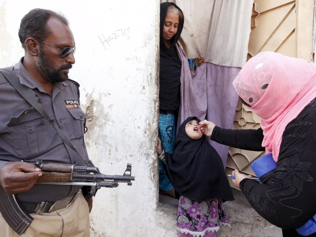 No Paquistão, acontece campanha de vacinação contra a Poliomielite