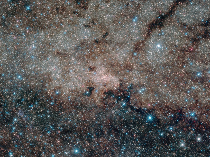 NASA libera fotografia capturada pelo Telescópio Hubble. A imagem é do centro da Via-Láctea, a 27.000 anos-luz do planeta Terra - 31/03/2016