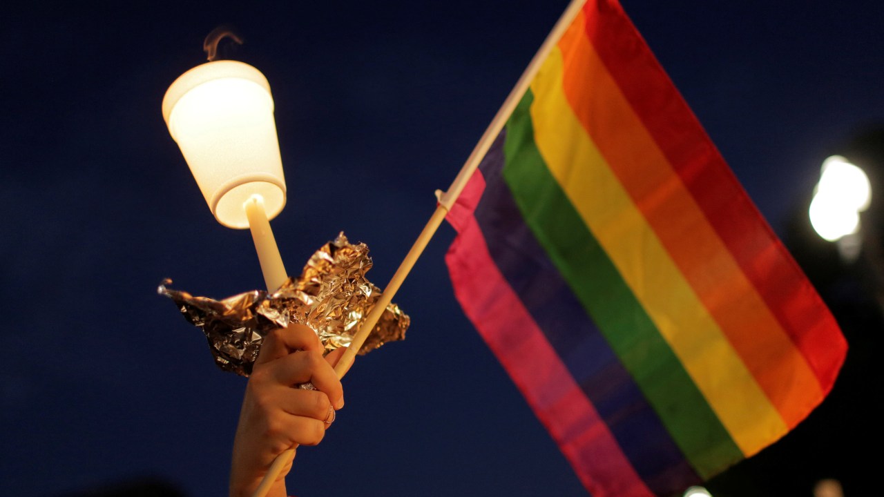 Homenagens às vitimas do ataque à boate Pulse em Orlando, nos Estados Unidos