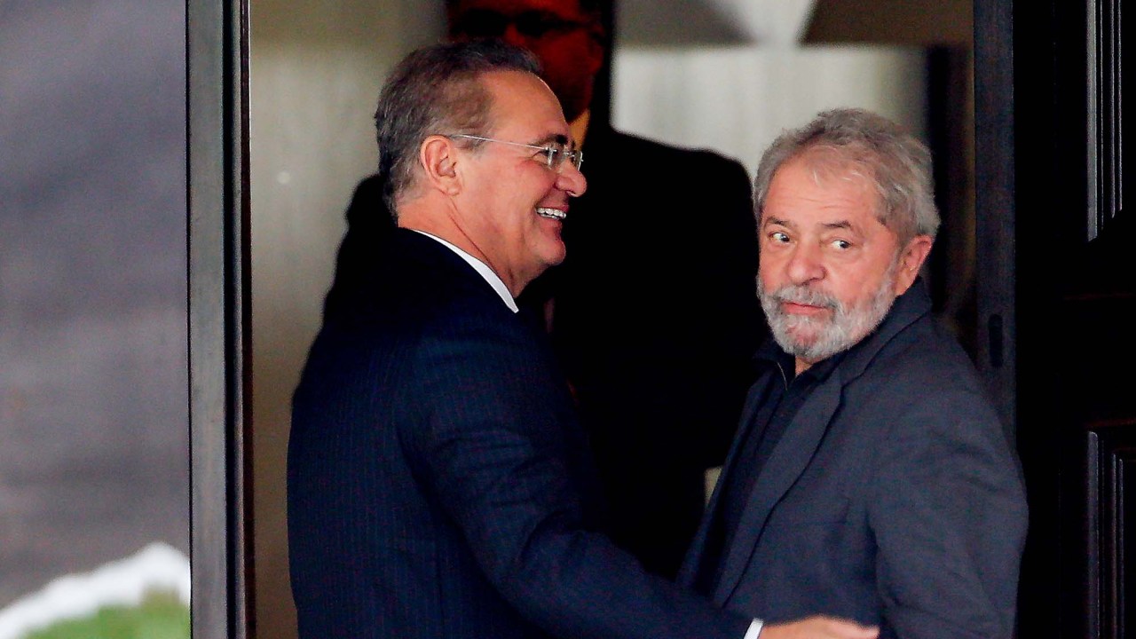 O presidente do senado senador Renan Calheiros (PMDB-AL) recebe o ex-presidente Luiz Inácio Lula da Silva
