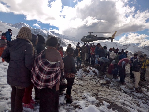 Uma tempestade de neve matou 17 alpinistas e um número não confirmado de guias de montanha no Himalaia, a mais alta cadeia montanhosa do planeta, no sul da Ásia