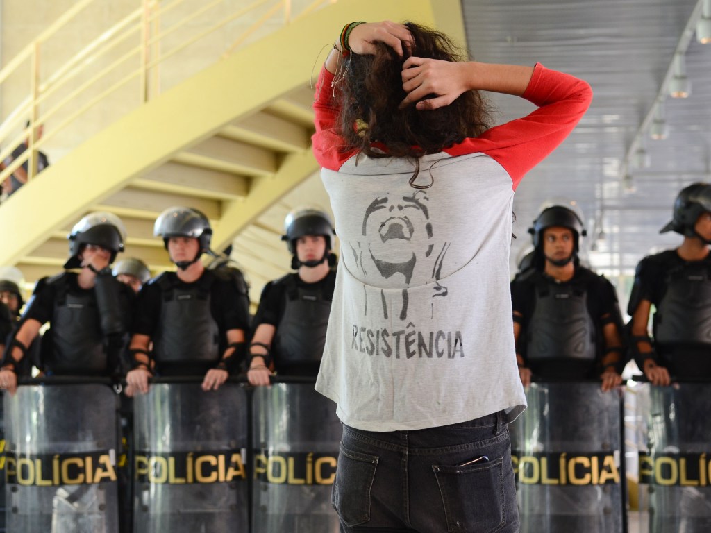 Polícia cumpre mandado de reintegração de posse no Centro Paula Souza em São Paulo