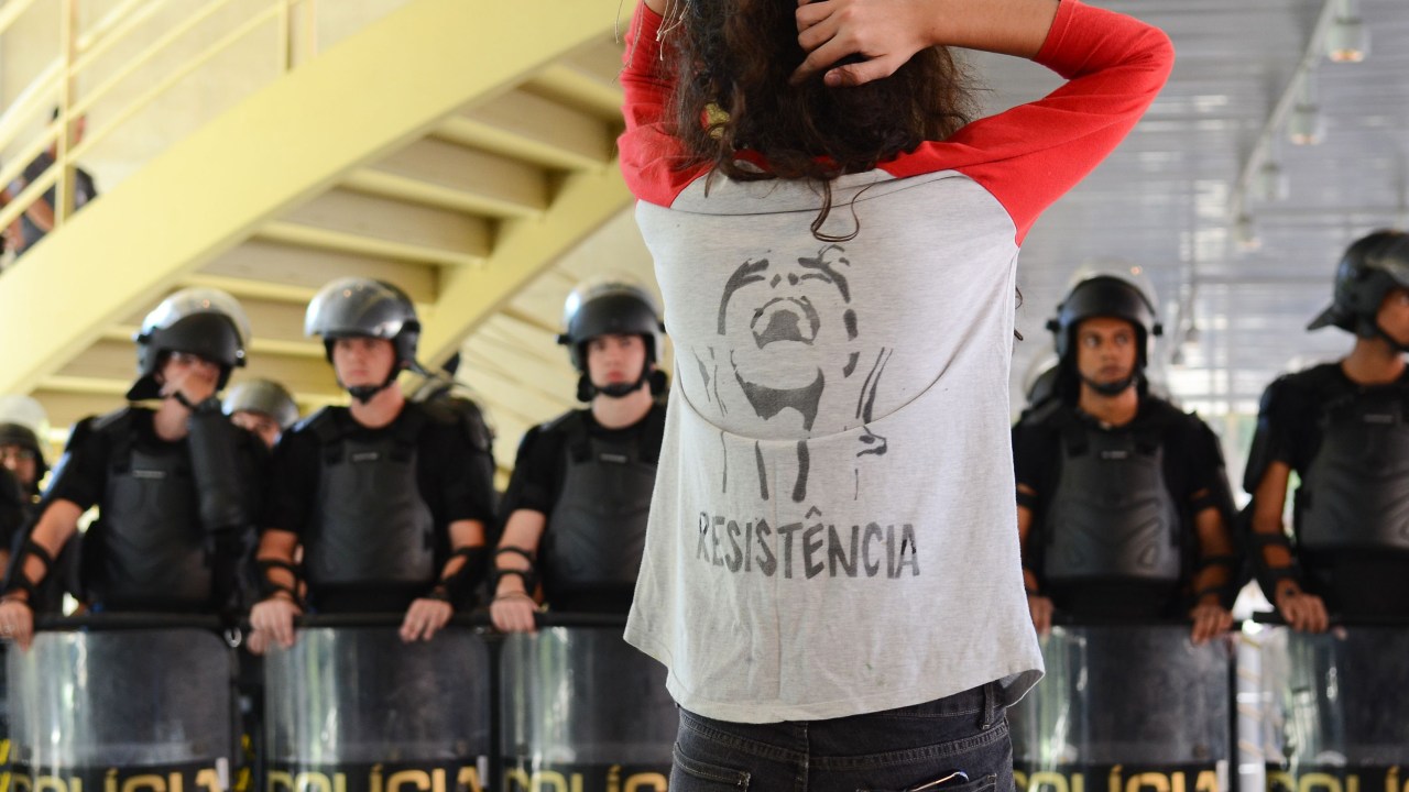 Polícia cumpre mandado de reintegração de posse no Centro Paula Souza em São Paulo