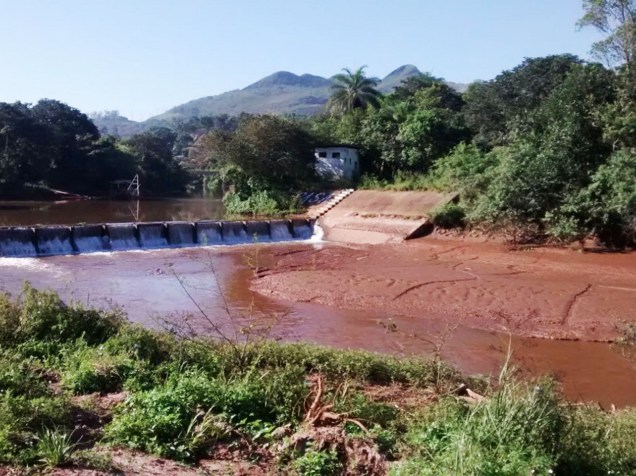 Vazão do Rio das Velhas, principal fonte de água da Grande Belo Horizonte, está em queda - foto de 14/01/2015
