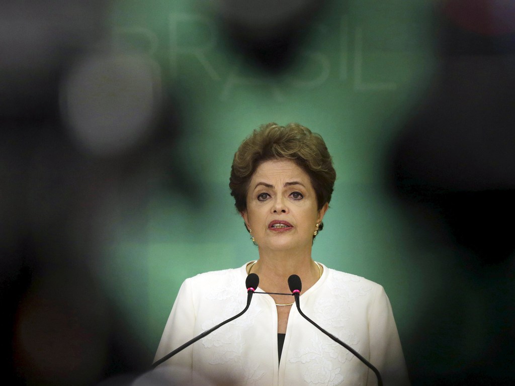 A presidente Dilma Roussef durante coletiva no Palácio do Planalto após o presidente da Camâra, Eduardo Cunha, autorizar a abertura de um processo de impeachment