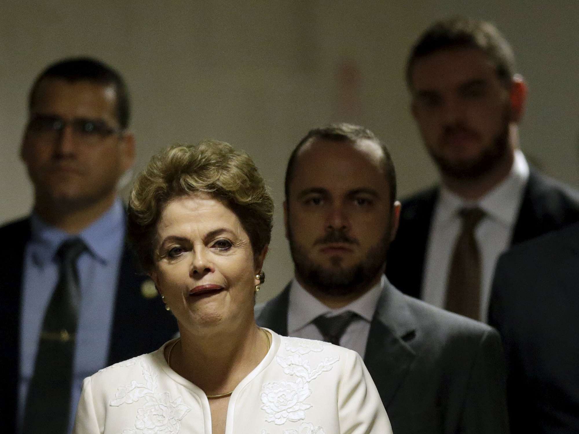 A presidente Dilma Roussef durante coletiva no Palácio do Planalto após o presidente da Camâra, Eduardo Cunha, autorizar a abertura de um processo de impeachment