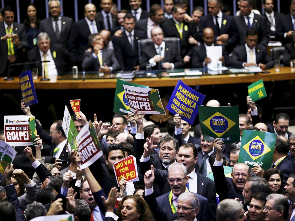 Câmara dos Deputados decide hoje se o processo de Impeachment contra a Presidente Dilma Rousseff continua