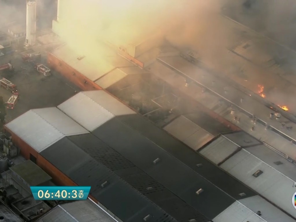 Incêndio atinge fábrica da Nissin em SP