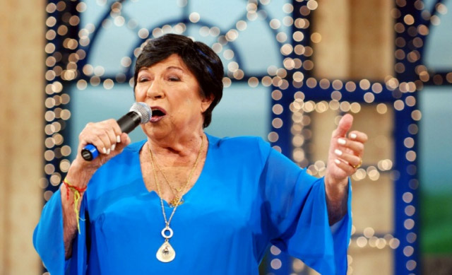 Inezita Barroso no programa 'Viola, Minha Viola', que apresentou por quase 35 anos na TV Cultura