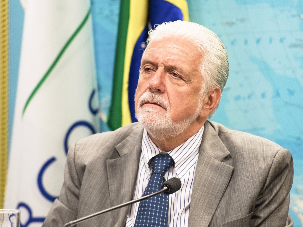 Mensagens sugerem que o ministro da Casa Civil, Jaques Wagner, ntermediou negócios entre a empreiteira OAS e fundos de pensão