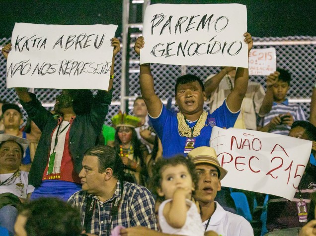 Protesto durante a cerimônia de abertura oficial dos 1º Jogos Mundiais Indígenas, em Palmas, Tocantins