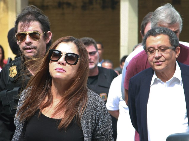 João Santana com a mulher Monica Moura foram encaminhados ao IML de Curitiba para passarem por exame de corpo de delito