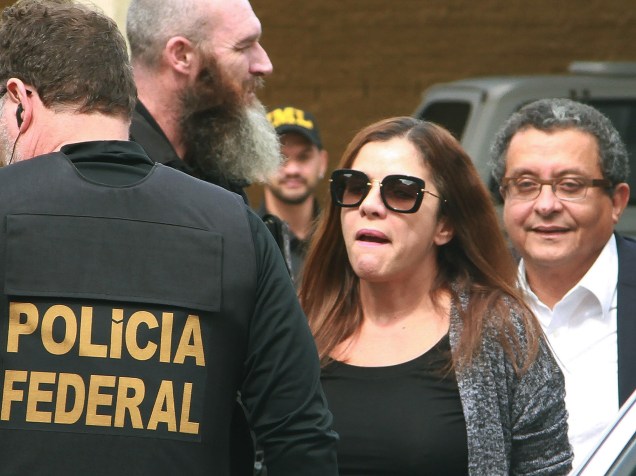 João Santana com a mulher Monica Moura foram encaminhados ao IML de Curitiba para passarem por exame de corpo de delito