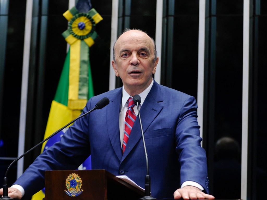 O senador José Serra (PSDB-SP) é cotado para assumir um ministério em eventual governo de Michel Temer
