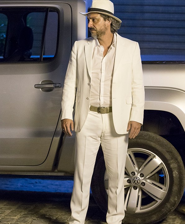 José Alfredo (Alexandre Nero) veste branco pela primeira vez em 'Império'