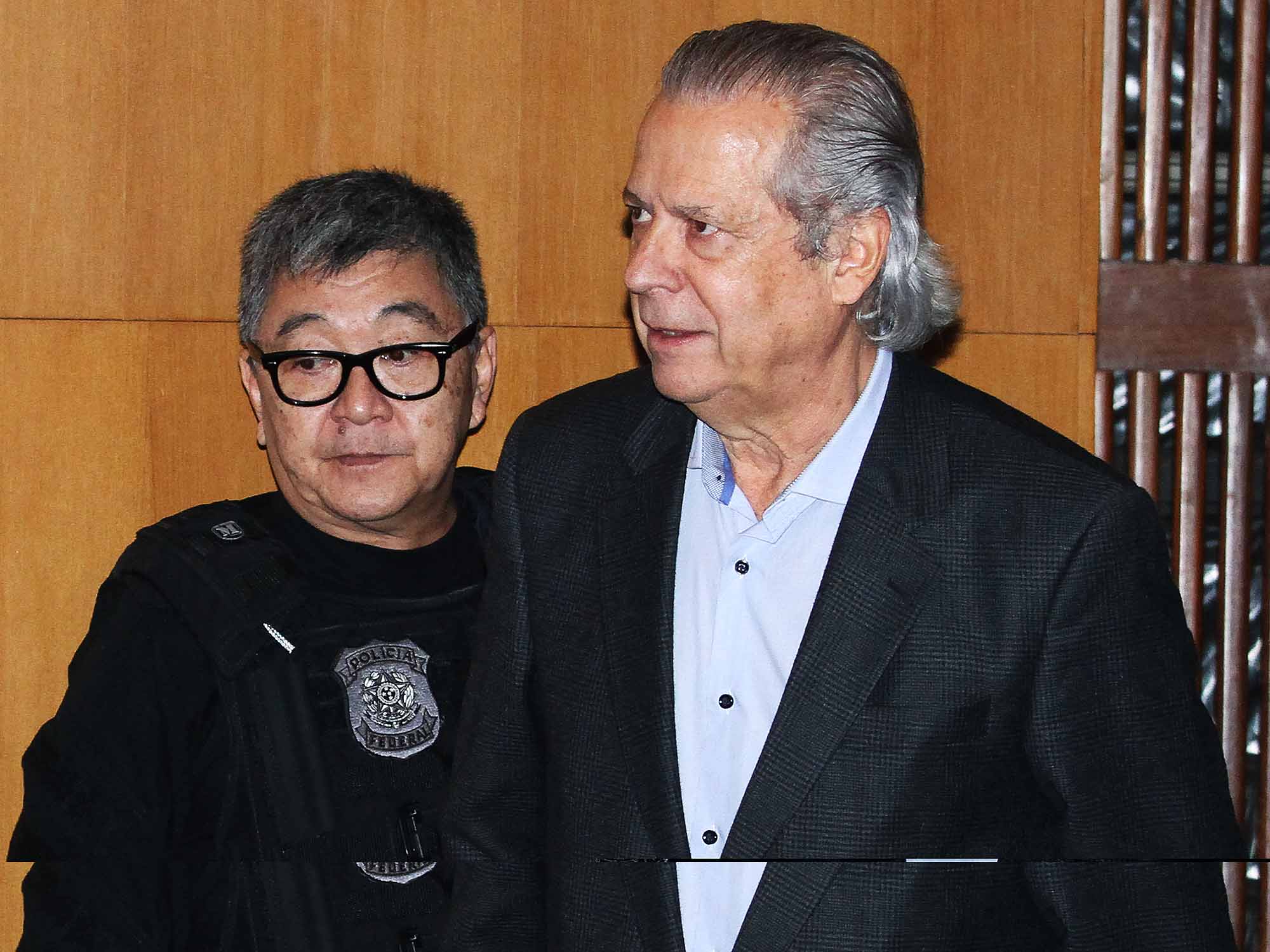 O ex-ministro da Casa Civil, José Dirceu, durante audiência que ouve os presos da operação Lava Jato na CPI da Petrobras, no prédio da Justiça Federal do Paraná, em Curitiba, na manhã desta segunda-feira (31)