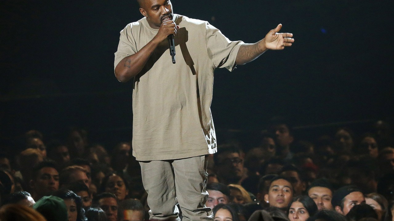 Kanye West durante o Video Music Awards, da MTV, em Los Angeles, neste domingo (30)