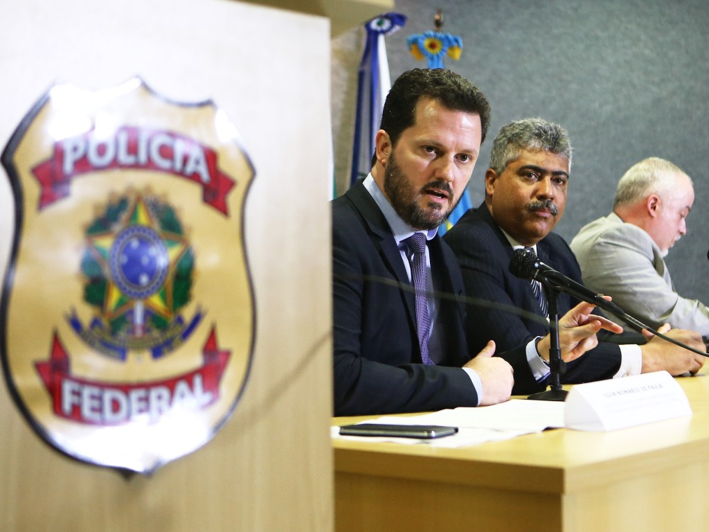 Polícia Federal cumpre mandado na sede da Odebrecht em São Paulo, na manhã desta sexta-feira (19). A ação faz parte da 14ª fase da Operação Lava Jato e está sendo cumprida em quatros estados pelo país