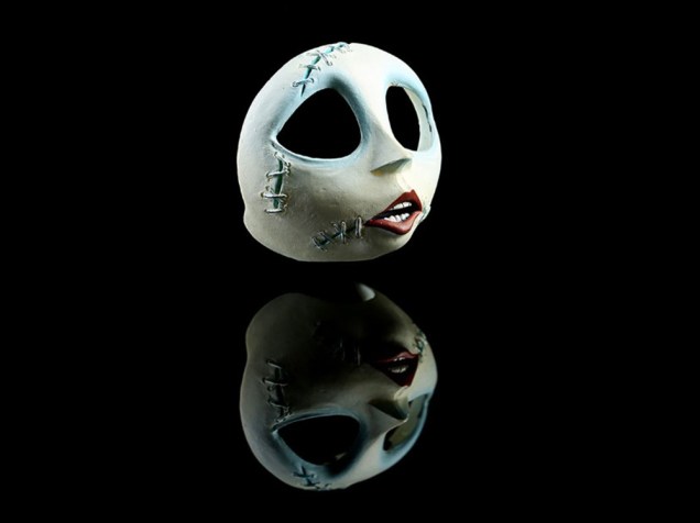 O rosto de Sally de O Estranho Mundo de Jack (1993), feito inteiramente em resina e finalizado a mão