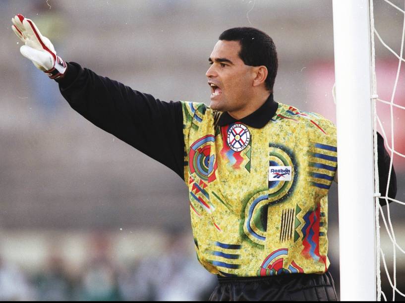 O paraguaio José Luis Chilavert também abusou das cores na Copa América de 1997
