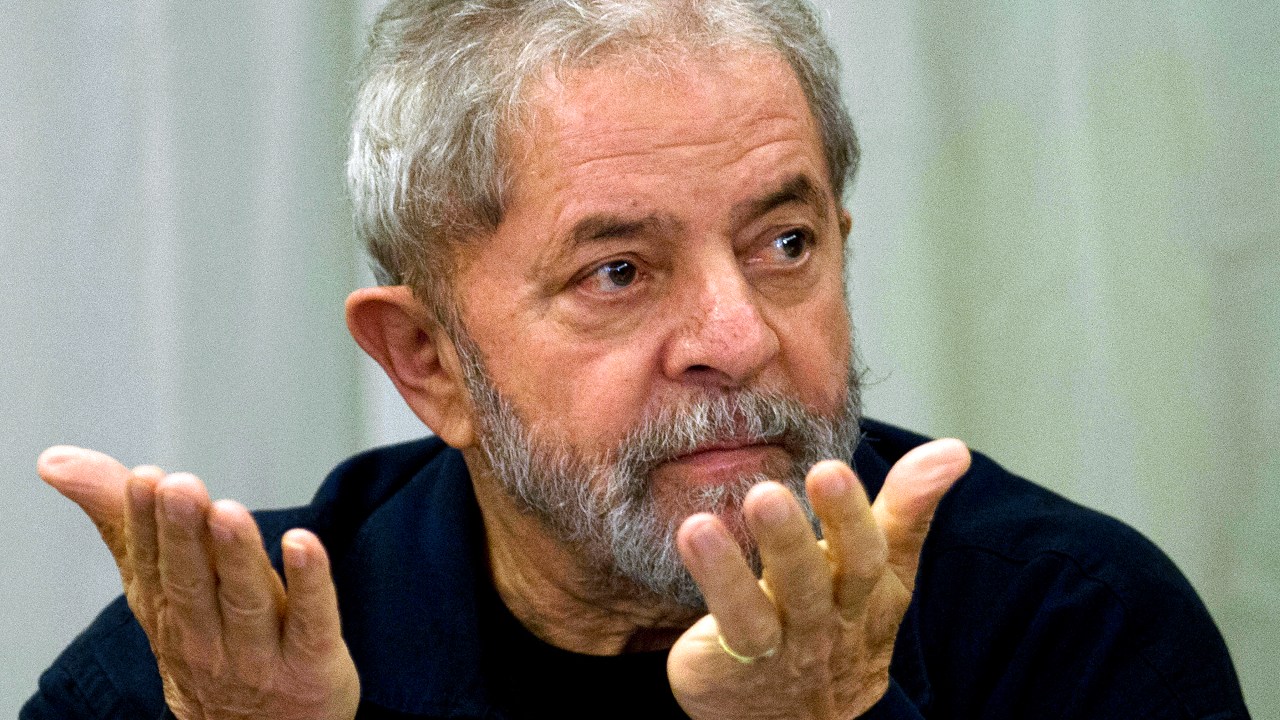O ex-presidente Luiz Inácio Lula da Silva na reunião do Partido dos Trabalhadores (PT) na zona sul de São Paulo (SP)