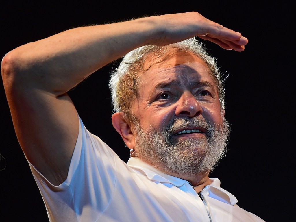 Lula participa do lançamento do "Manifesto Cultura Pela Democracia" em frente aos arcos da Lapa no centro do Rio de Janeiro
