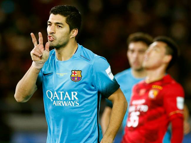 Luis Suárez marca três e leva o Barcelona à final do Mundial de Clubes, no Estádio de Yokohama, nesta quinta-feira (17)