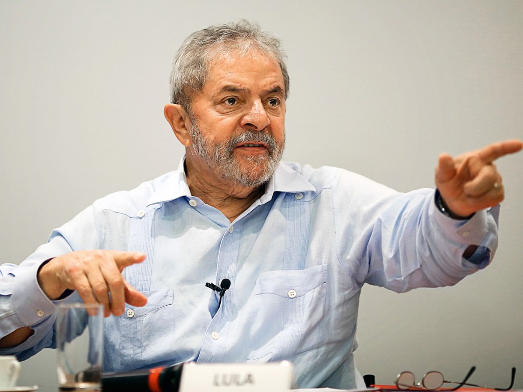 DEDO EM RISTE - Na Polícia Federal, Lula desempenhou o papel em que é craque: pôs as eventuais culpas nos companheiros Delúbio e Vaccari