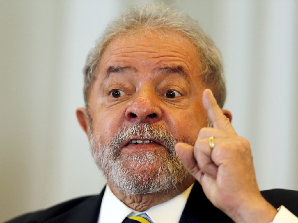 O ex-presidente Luiz Inácio Lula da Silva fala durante uma coletiva de imprensa com a mídia internacional em São Paulo - 28/03/2016