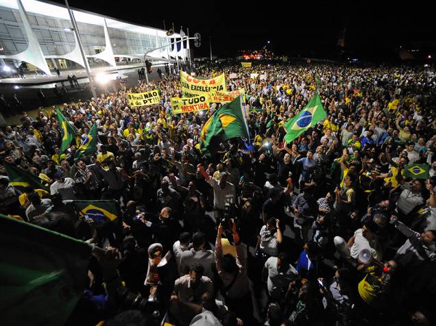 Manifestação contra a nomeação do ex-presidente Lula, para o cargo de ministro-chefe da Casa Civil