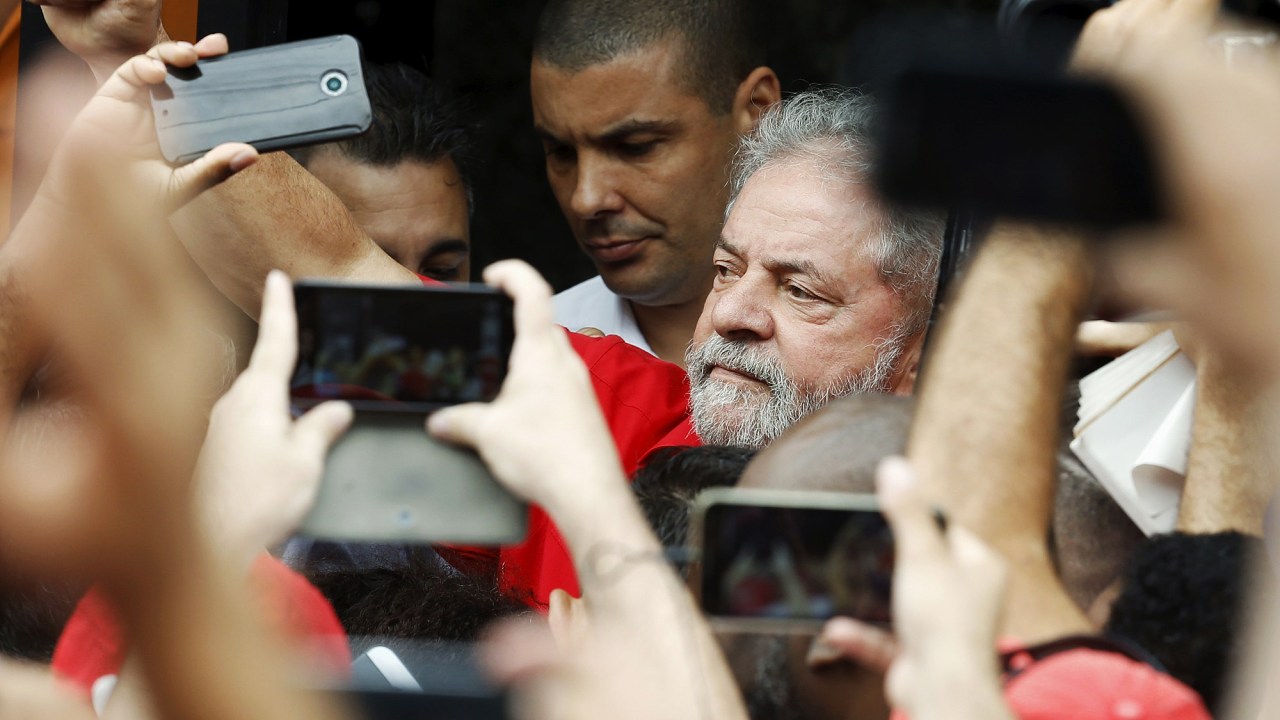 Lula entre militantes, em São Bernardo do Campo: 'Vai ter um monte de peão na porta de casa pra bater nos coxinhas'