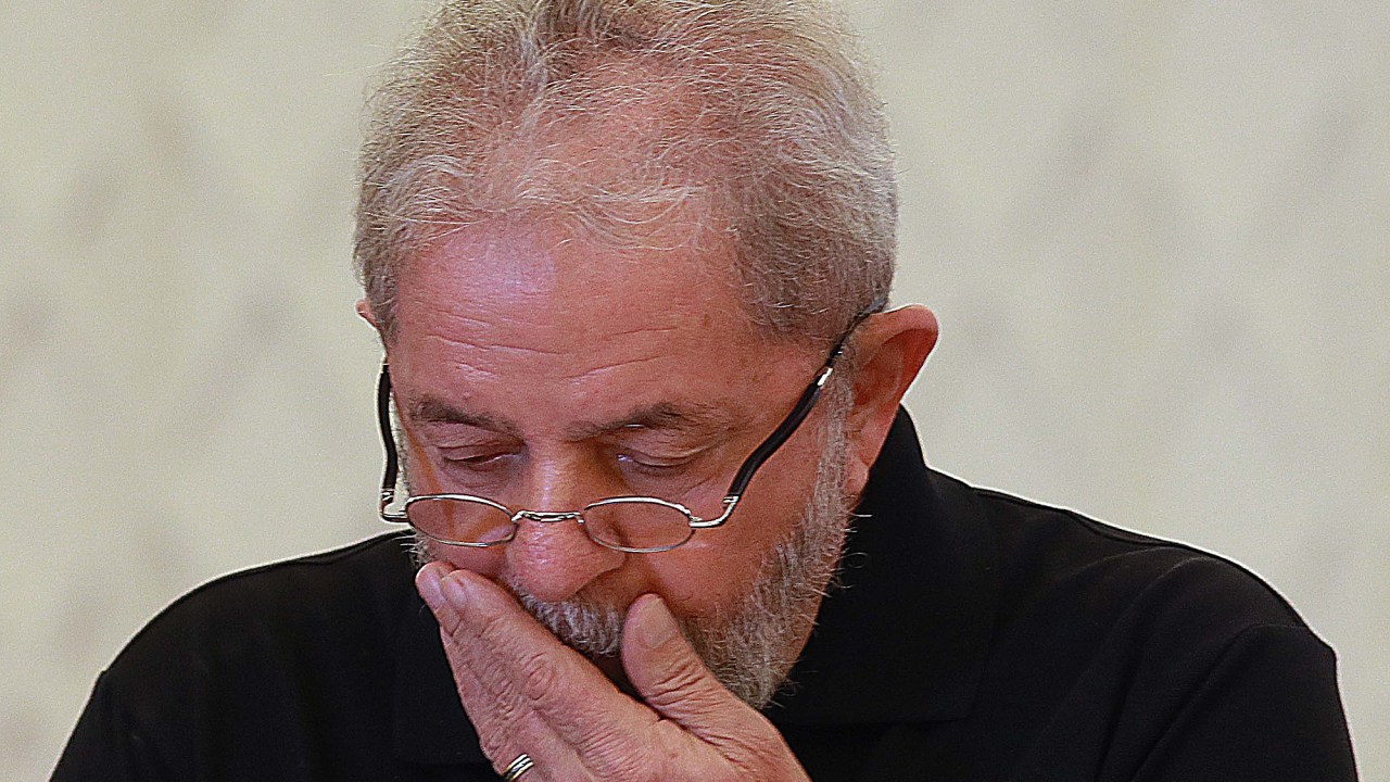 Lula é investigado por suspeitas de ter recebido 'vantagens indevidas' durante o mandato