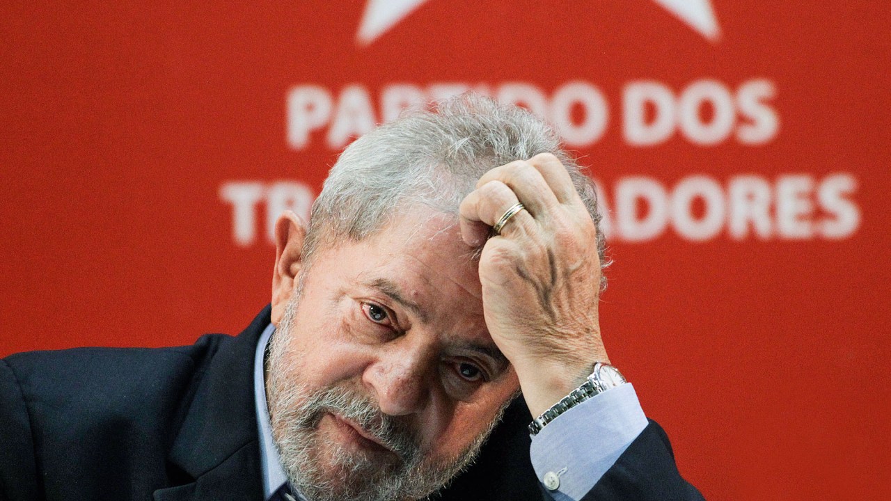 Ex-presidente Lula pode ser investigado pela força-tarefa da Lava Jato por ter beneficiado o amigo e pecuarista José Carlos Bumlai em contratos com a administração pública