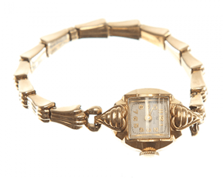 Este relógio dourado foi usado por Peggy Olson (Elisabeth Moss) na série