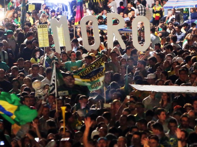  <br><br>Protesto contra o governo e a nomeação de Lula como ministro, na Avenida Paulista, em São Paulo (SP), nesta quinta-feira (17). Teve faixas de apoio ao juiz Sérgio Moro, responsável pela operação Lava Jato