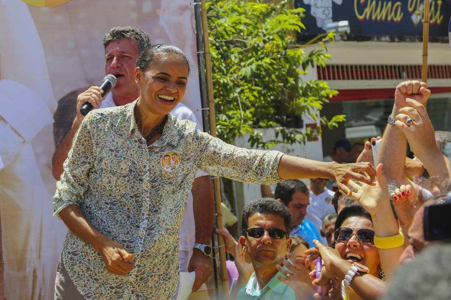 Marina Silva em seus primeiros atos de campanha, no bairro de Casa Amarela, zona norte de Recife - 23/08/2014