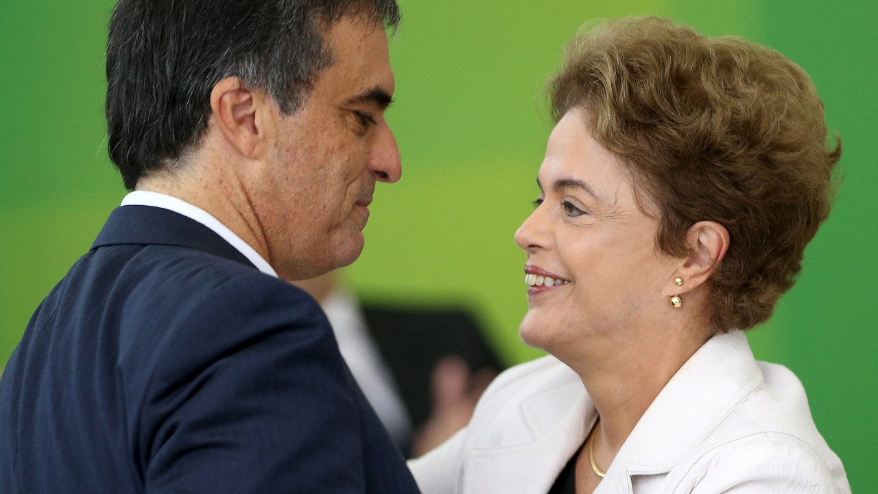 José Eduardo Cardozo e Dilma Rousseff, no Palácio do Planalto em Brasília (DF), nesta quinta-feira (3)