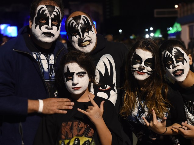 Família antes da apresentação do Kiss no Monsters of Rock