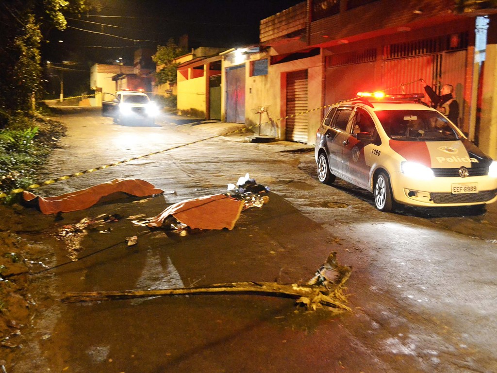 Ataques no bairro de Parelheiros, na Zona Sul de São Paulo, deixam seis mortos em menos de meia hora