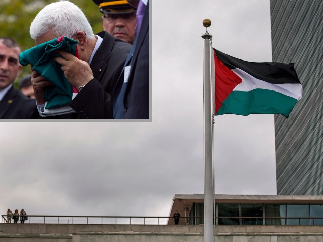 Bandeira da Palestina é hasteada pela primeira vez na frente da sede das Nações Unidas, em Nova York - 30/09/2015