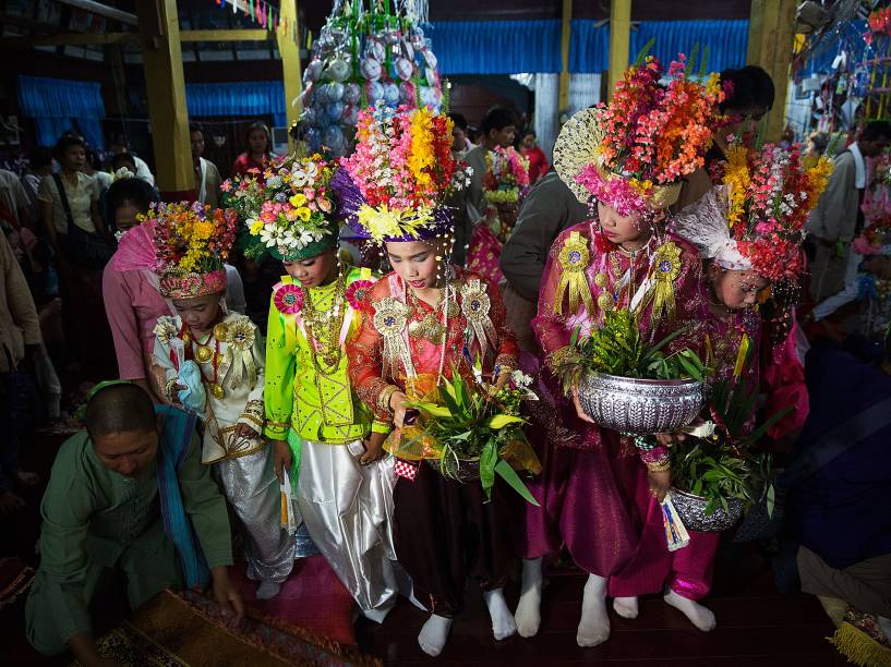 Poy Sang Long é uma cerimônia de ordenação para principiantes budistas do povo Shan ou Tai Yai, um grupo étnico do Estado Shan em Mianmar e do norte da Tailândia
