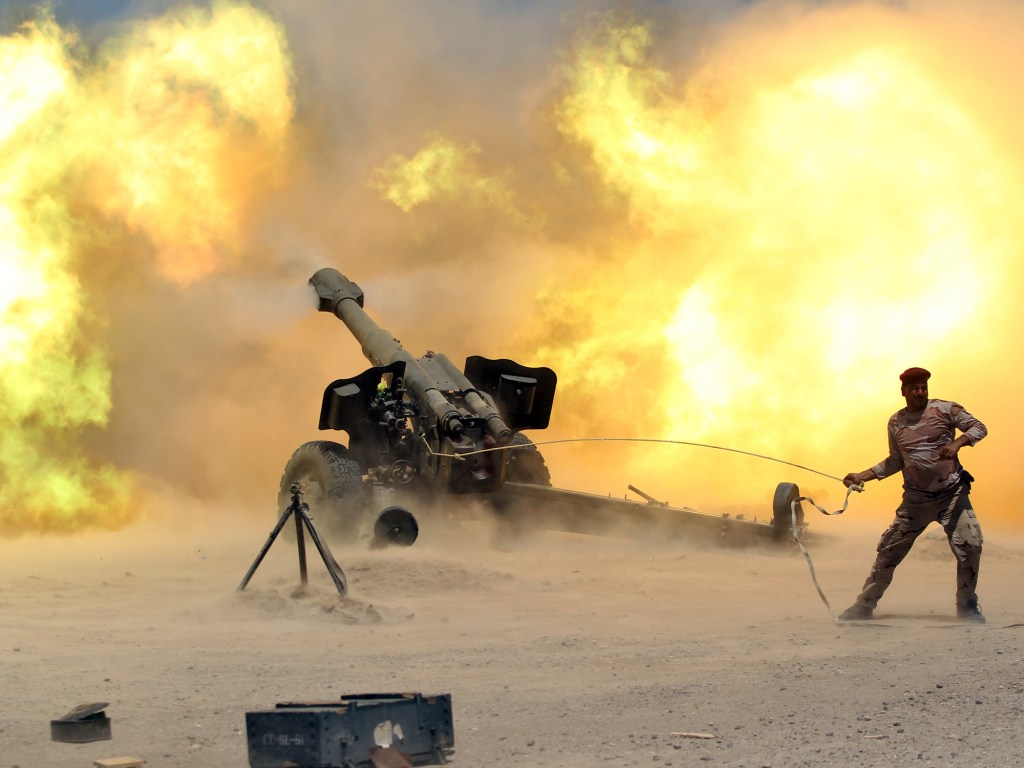 Forças de segurança iraquianas realizam ofensiva contra o Estado Islâmico em Falluja