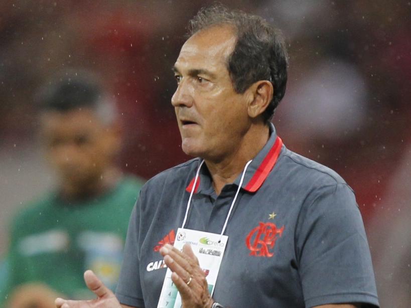 Técnico Muricy Ramalho enfrentou problemas de saúde e se desentendeu com dirigentes do clube em 2015