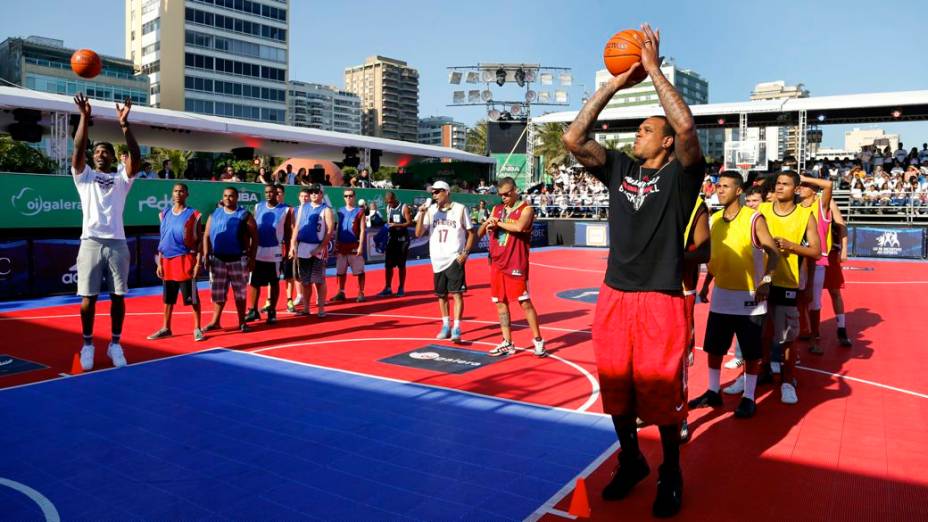 A NBA Fan Zone, montada na Praia de Ipanema antes do NBA Global Games Rio, entre Cleveland Cavaliers e Miami Heat