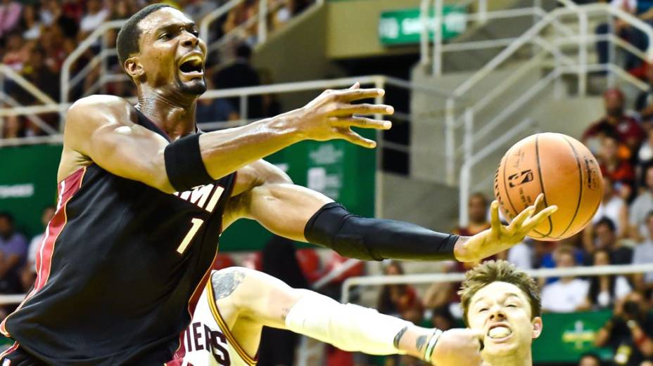 Jogo entre Cleveland Cavaliers e Miami Heat na Arena da Barra