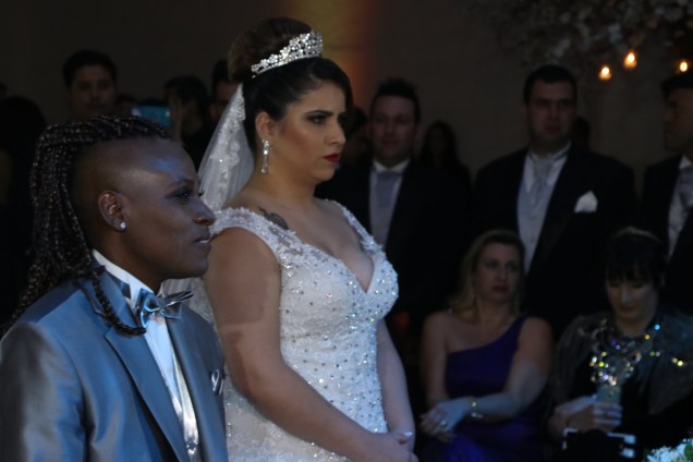 A cantora Neném e a noiva, Thaís Baptista, no casamento realizado em São Paulo -- 6/07/2015