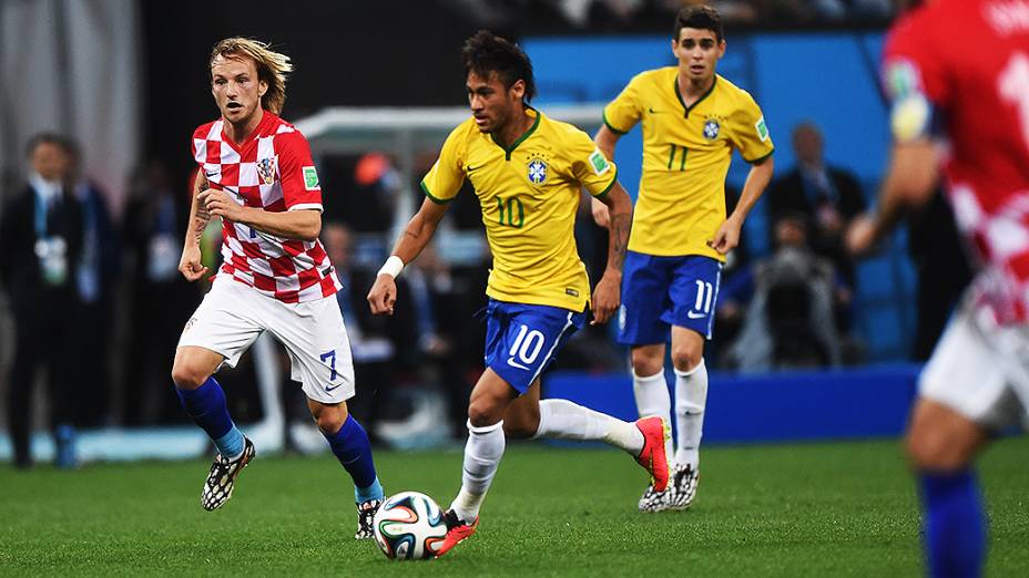 Neymar e Oscar, ambos com 22 anos, têm um longo futuro pela frente na seleção brasileira