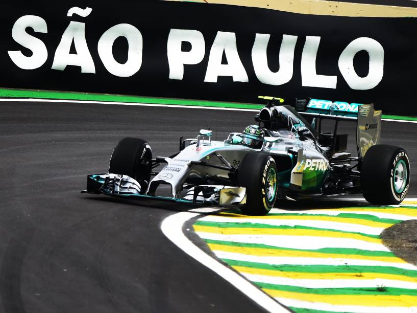 Nico Rosberg, da Mercedes, durante treino para a F1